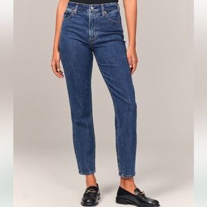 Brand new never worn abercrombie mom jeans